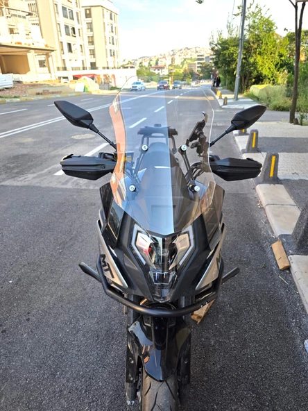 MOTOCAM CF Moto 700 MT Siperlik Ön Cam 2024-2025 Model 56cm Şeffaf Renkli 4mm ürün görseli