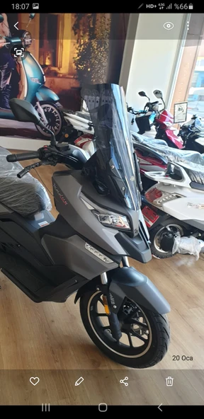 MOTOCAM Motolüx RT2 Ragner Siperlik Ön Cam 2023-2025 Model 56cm Füme Renkli 4mm UZUN CAM - Resim 3