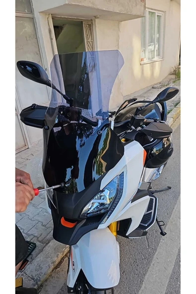 MOTOCAM Peugeot XP 400 Siperlik Ön Cam 2023-2025 Model 55cm Füme Renkli 4mm KISA SPOR CAM - Resim 3