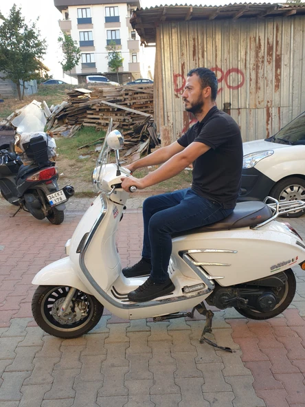 MOTOCAM RKS Bitter Siperlik Ön Cam 2022-2025 Model 43cm Şeffaf Renkli 4mm APARATSIZDIR - Resim 3