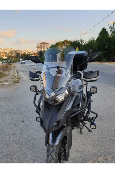 MOTOCAM Benelli TRK 502 X Siperlik Ön Cam 2017-2025 Model 54cm Şeffaf Renkli 4mm UZUN CAM - Resim 3