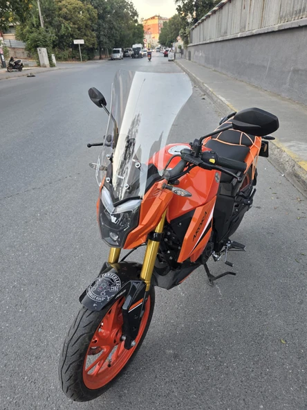 MOTOCAM Arora ARS 200 Siperlik Ön Cam 2022-2025 Model 46cm Şeffaf Renkli 4mm - Resim 3