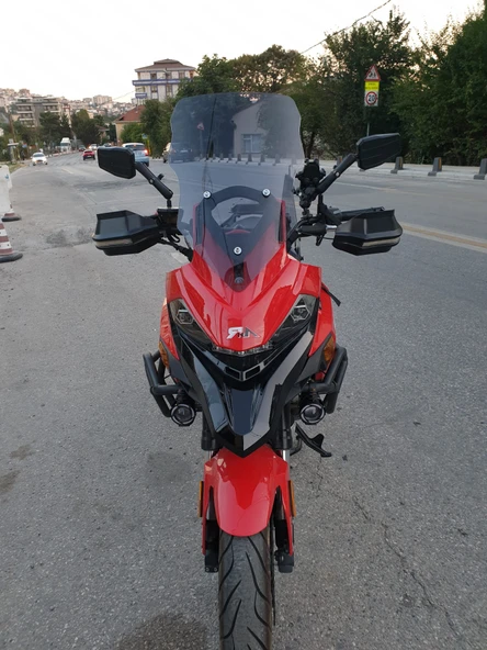 MOTOCAM RKN 530 ADV Siperlik Ön Cam 2021-2025 Model 55cm Füme Renkli 4mm ürün görseli