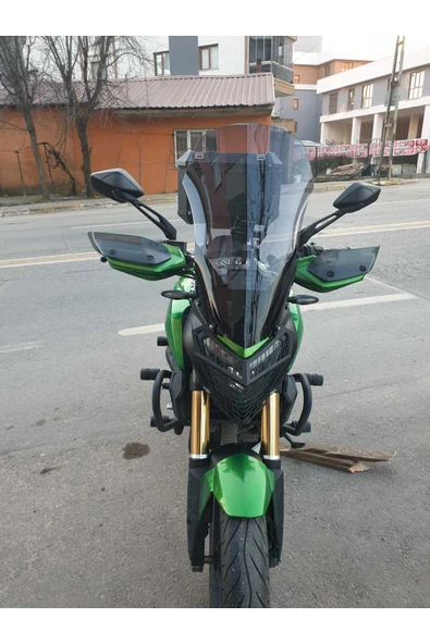 MOTOCAM Bajaj Dominar 400 Siperlik Ön Cam 2017-2025 Model 58cm Füme Renkli 4mm ORTA BOYLU CAM ürün görseli