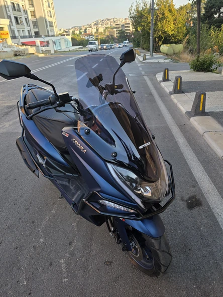 MOTOCAM Arora Safari PRO Siperlik Ön Cam 2023-2025 Model 70cm Füme Renkli 4mm ORİJİNAL BOYLU - Resim 2