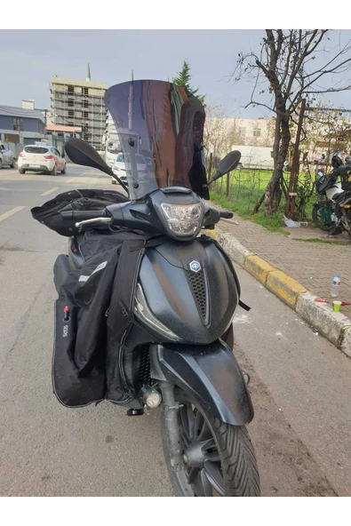 MOTOCAM Piaggio Beverlys 400 Siperlik Ön Cam 2021-2025 Model 44cm Siyah Renkli 4mm - Resim 3