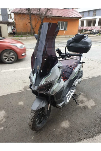 MOTOCAM Mondial Ressivo 250 Siperlik Ön Cam 2023-2025 Model 68cm Siyah Renkli 4mm - Resim 3