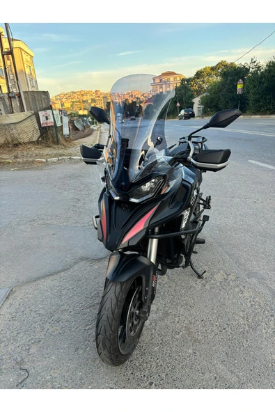 MOTOCAM QJ SRT 800 Siperlik Ön Cam 2023-2025 Model 61cm Füme Renkli 4mm - Resim 2