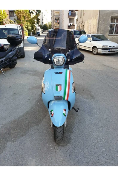 MOTOCAM RKS Bitter Siperlik Ön Cam 2022-2025 Model 43cm siyah Renkli 4mm Elcikli APARATSIZDIR ürün görseli