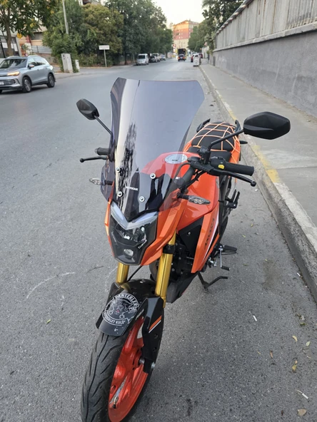 MOTOCAM Arora ARS 200 Siperlik Ön Cam 2022-2025 Model 46cm Füme Renkli 4mm - Resim 3