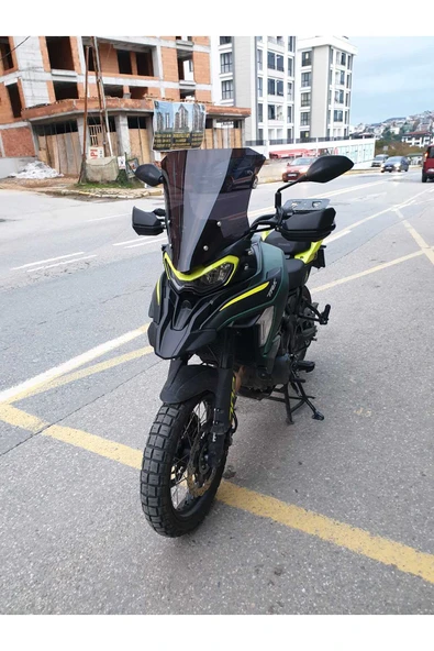 MOTOCAM Benelli TRK 702 X Siperlik Ön Cam 2025 Model 51cm Siyah Renkli 4mm 1. TASARIM - Resim 2