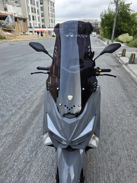 MOTOCAM Revolt RSX4 Siperlik Ön Cam 2022-2025 Model 75cm Siyah Renkli 4mm ORTA BOYLU ürün görseli