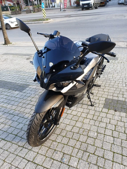 MOTOCAM Bajaj Pulsar RS 200 Siperlik Ön Cam 2015-2025 Model 33cm Siyah Renkli 4mm KISA SPOR CAM - Resim 3