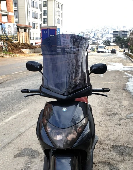 MOTOCAM Piaggio Beverly 250 Siperlik Ön Cam 2005-2007 Model 53cm Siyah Renkli 4mm UZUN CAM ürün görseli