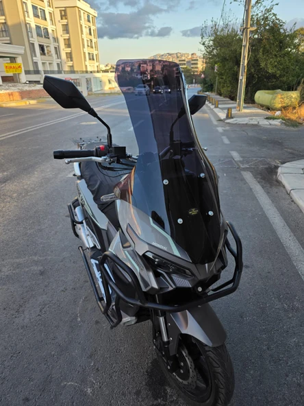 MOTOCAM Mondial Ressivo 250 Siperlik Ön Cam 2023-2025 Model 78cm Siyah Renkli 4mm - Resim 2