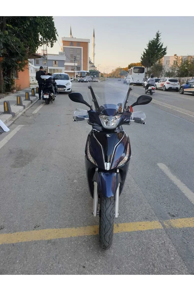 MOTOCAM Kymco People S 200 Siperlik Ön Cam 2020-2025 Model 38cm Şeffaf Renkli 4mm KISA SPOR CAM ürün görseli