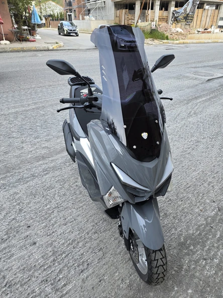 MOTOCAM Revolt RSX4 Siperlik Ön Cam 2022-2025 Model 75cm Siyah Renkli 4mm ORTA BOYLU - Resim 2