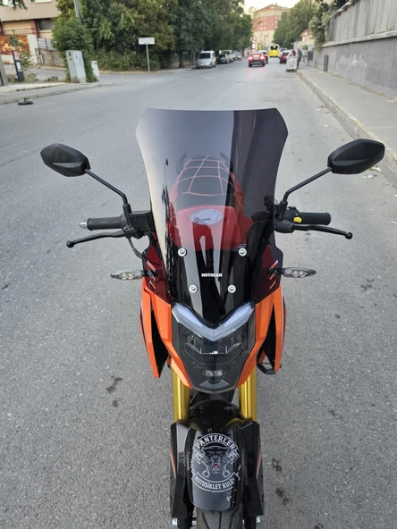 MOTOCAM Arora ARS 200 Siperlik Ön Cam 2022-2025 Model 46cm Siyah Renkli 4mm ürün görseli