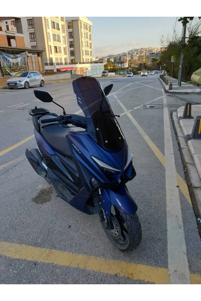 MOTOCAM Arora Max T 150 Siperlik Ön Cam 2022-2025 Model 65cm Siyah Renkli 4mm ORTA BOYLU CAM - Resim 2