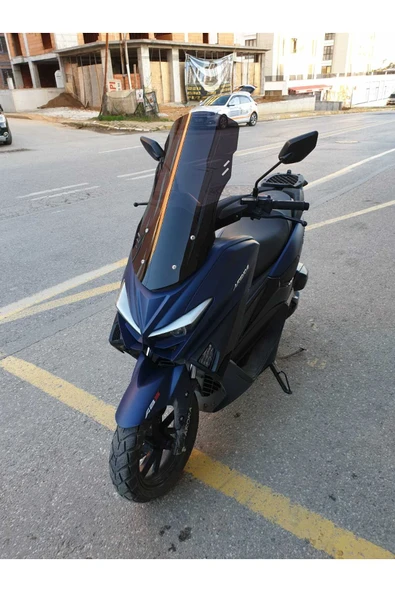 MOTOCAM Arora Max T 150 Siperlik Ön Cam 2022-2025 Model 55cm Siyah Renkli 4mm KISA SPOR CAM - Resim 3