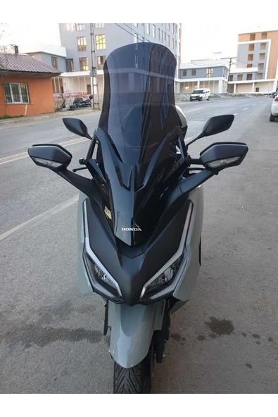 MOTOCAM Honda Forza 250 Siperlik Ön Cam 2021-2025 Model 60cm Siyah Renkli 4mm UZUN CAM ürün görseli