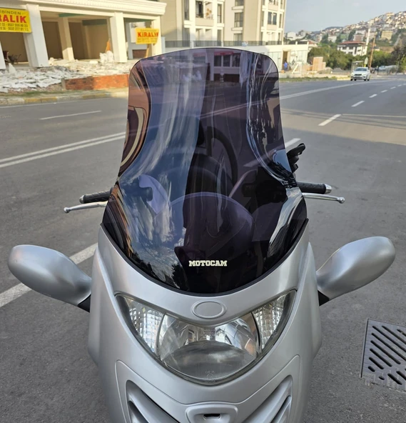 MOTOCAM Kymco Grand Dink Siperlik Ön Cam 2002-2008 Model 47cm Siyah Renkli 4mm ürün görseli