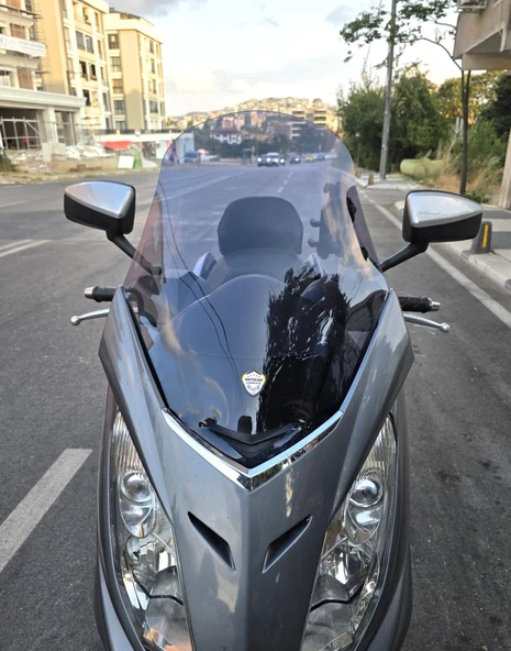 MOTOCAM Peugeot Satelis Siperlik Ön Cam 2006-2014 Model 63cm Füme Renkli 4mm ürün görseli