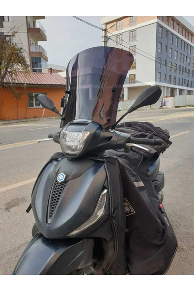 MOTOCAM Piaggio Beverlys 400 Siperlik Ön Cam 2021-2025 Model 44cm Siyah Renkli 4mm - Resim 2