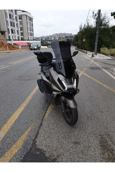 MOTOCAM kymco Skytown 125 Siperlik Ön Cam 2023-2025 Model 72cm Siyah Renkli 4mm UZUN CAM - Resim 2