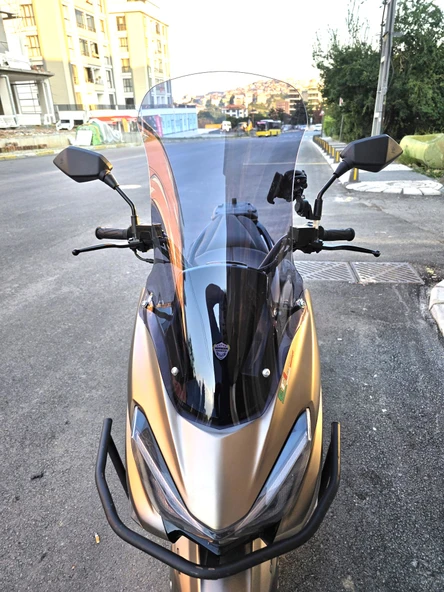 MOTOCAM RKS Newlight PRO Siperlik Ön Cam 2023-2025 Model 68cm açık füme Renkli 4mm ORTA BOYLU ürün görseli