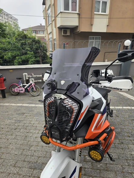 MOTOCAM KTM 1290 Super Adventure Siperlik Ön Cam 2021-2025 Model 41cm Siyah Renkli - Resim 3