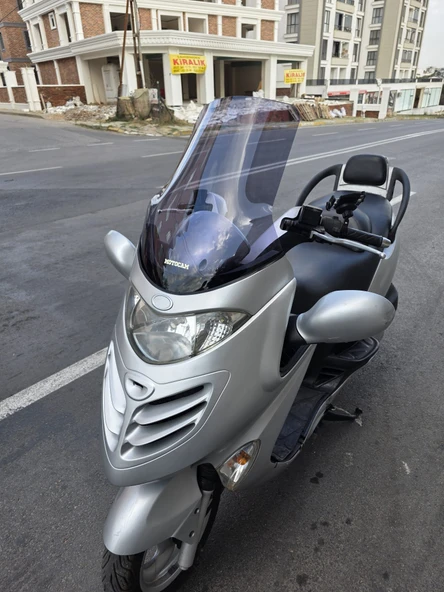 MOTOCAM Kymco Grand Dink Siperlik Ön Cam 2002-2008 Model 47cm Füme Renkli 4mm - Resim 3