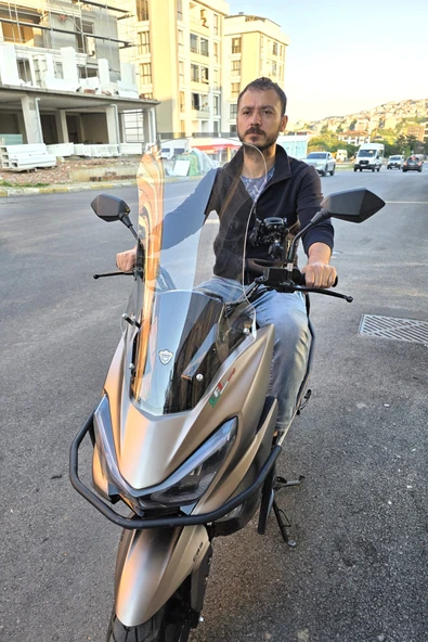 MOTOCAM RKS Newlight PRO Siperlik Ön Cam 2023-2025 Model 68cm Şeffaf Renkli 4mm ORTA BOYLU - Resim 3