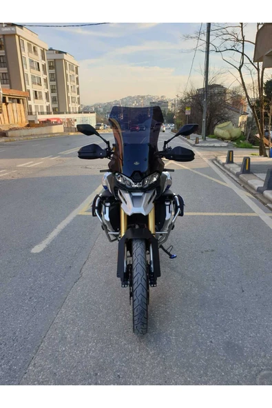 MOTOCAM Voge DSX 900 Siperlik Ön Cam 2025 Model 53cm Siyah Renkli 4mm ürün görseli