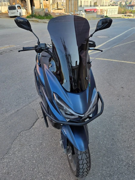 MOTOCAM RKS Newlight PRO Siperlik Ön Cam 2023-2025 Model 58cm Siyah Renkli 4mm ORİJİNAL BOYLU - Resim 2