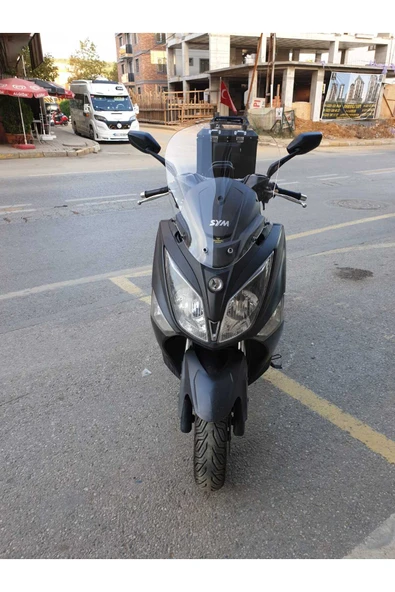 MOTOCAM SYM Joymax 250 İ Siperlik Ön Cam 2013-2016 Model 54cm Şeffaf Renkli 4mm KISA SPOR CAM ürün görseli