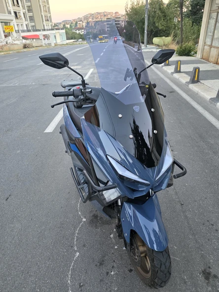 MOTOCAM Küba Newcity 125 Siperlik Ön Cam 2023-2025 Model 78cm Füme Renkli 4mm UZUN VE GENİŞ - Resim 2