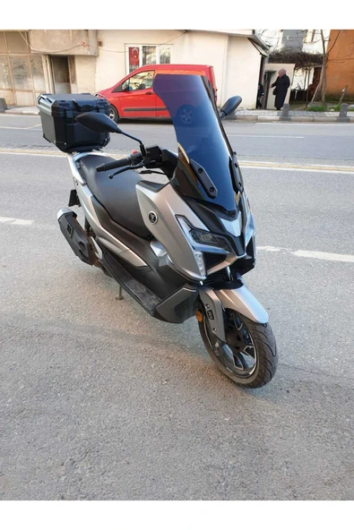 MOTOCAM Voge SR1 Siperlik Ön Cam 2023-2025 Model 72cm Siyah Renkli 4mm UZUN CAM - Resim 3