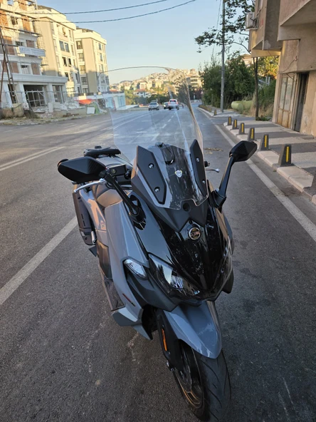 MOTOCAM Sym Maxsym TL 508 Siperlik Ön Cam 2022-2025 Model 65cm Şeffaf Renkli 4mm - Resim 2