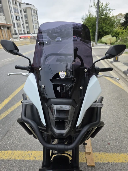 MOTOCAM Honda NX 500 Ön Cam 34cm 2025 Model Siyah Renkli 4mm Orijinal Boylu ürün görseli