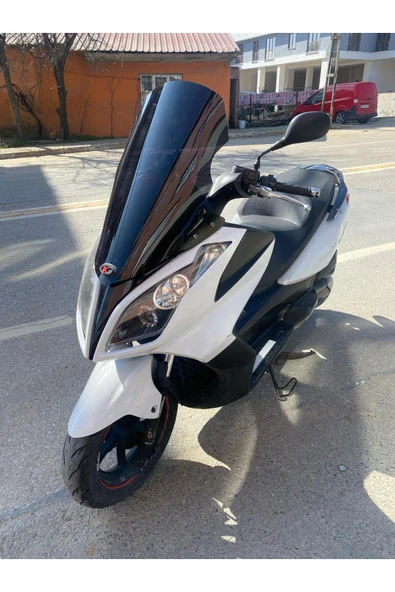 MOTOCAM Kymco Downtown Siperlik Ön Cam 2010-2015 Model 78cm Siyah Renkli 4mm UZUN CAM - 2