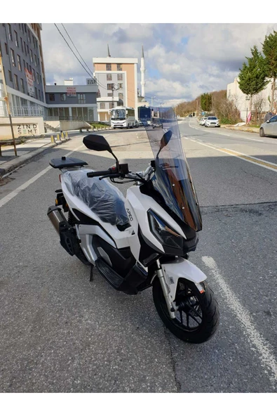 MOTOCAM Volta Apec Apx7 Siperlik Ön Cam 2025 Model 78cm Füme Renkli 4mm UZUN CAM - Resim 2