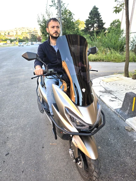 MOTOCAM RKS Newlight PRO Siperlik Ön Cam 2023-2025 Model 68cm Siyah Renkli 4mm ORTA BOYLU - Resim 2