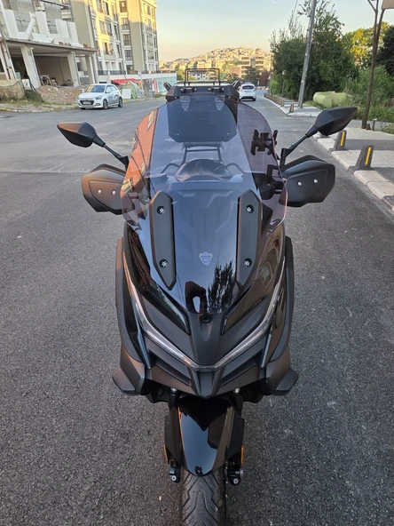 MOTOCAM Voge SR4 Siperlik Ön Cam 2022-2025 Model 54cm Füme Renkli 4mm ORİJİNAL BOYLU ürün görseli