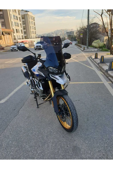 MOTOCAM Voge DSX 900 Siperlik Ön Cam 2025 Model 53cm Siyah Renkli 4mm - Resim 2