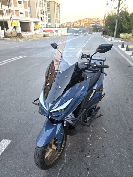 MOTOCAM Küba Newcity 125 Siperlik Ön Cam 2023-2025 Model 78cm Şeffaf Renkli 4mm UZUN VE GENİŞ - Resim 3