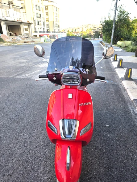 MOTOCAM Küba Grace 50 125 Ön Cam 2023-2025 Model 42cm Siyah Renkli   APARATSIZ GÖNDERİLİR ürün görseli