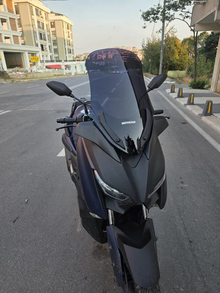 MOTOCAM Yamaha Xmax 250 Siperlik Ön Cam 2018-2022 Model 65cm Siyah Renkli 4mm  UZUN CAM - Resim 2