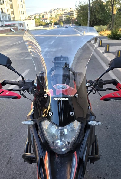 MOTOCAM Mondial Rx3 İ Evo Siperlik Ön Cam 2015-2022 Model 52cm Şeffaf Renkli 4mm UZUN CAM ürün görseli