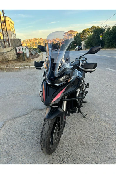 MOTOCAM QJ SRT 800 Siperlik Ön Cam 2023-2025 Model 61cm Füme Renkli 4mm - Resim 2